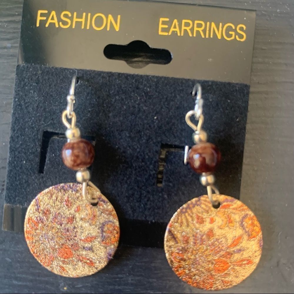 Handcrafted round metal earrings Size OS - Picture 2 of 4
